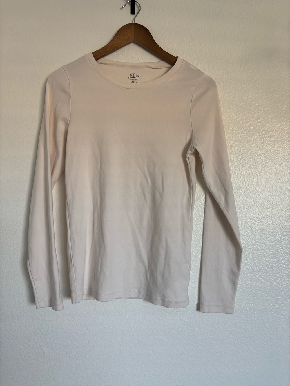 Women’s Crewneck Long-Sleeve Shirt - Cream